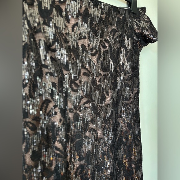 🎉4/30$🎉 Le Chateau Black Off-the-Shoulder Mini Dress✨ - Picture 3 of 6